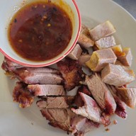 ลาบบ่อทอง