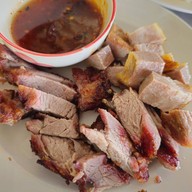 ลาบบ่อทอง