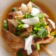 ลาบบ่อทอง