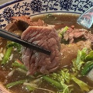 ก๋วยเตี๋ยวเนื้อวัว ซาหลักเก้า กัลปพฤกษ์