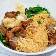 เมนูของร้าน หอมดีหมี่เกี๊ยว ป้อมปราบศัตรูพ่าย (Pom Prap Sattru Phai)