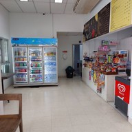 ศูนย์อาหาร โรงพยาบาลเวชการุณย์รัศมิ์