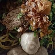 ก๋วยเตี๋ยวเรือบ้านปลัด8 & ครัวบ้านปลัด