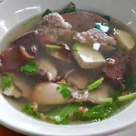 ข้าวเลือดหมูตราด