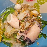 ก๋วยเตี๋ยวหมึกไข่ ซอยหลังวัดต้นสน