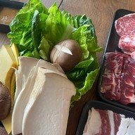 Meat On The Moon(เนื้อย่างสัมมากร รามคำแหง110)