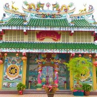 บรรยากาศ ศาลเจ้าตาปะขาว
