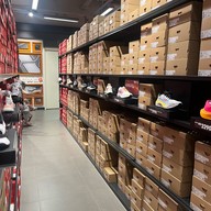 บรรยากาศ GLORIA OUTLET