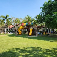 ดอลฟินเบย์รีสอร์ท