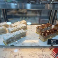 ช่างทำเค้ก Saimai Avenue