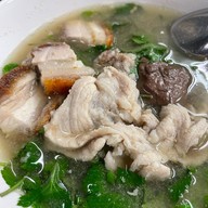 เมนูของร้าน ก๋วยจั๊บนายเอ็ก (Nai Ek Roll Noodle) เยาวราช (primary branch)