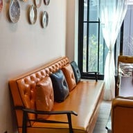 Blu Monkey Boutique Bangsaen