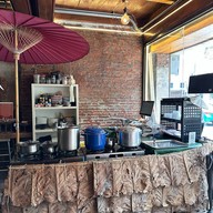 เฮือนขนมเส้น ข้างกระทรวงมหาดไทย