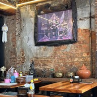 เฮือนขนมเส้น ข้างกระทรวงมหาดไทย