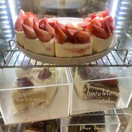 lot no.8 cafe & pastry .