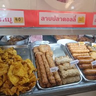 บรรยากาศ ข้าวเหนียวไก่ทอดวิศวะจุฬา