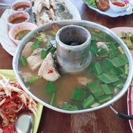 เรือนชายน้ำ