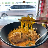 เมนูของร้าน เฮือนขนมเส้น ข้างกระทรวงมหาดไทย