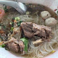 ก๋วยเตี๋ยวเนื้อนายอ้วน