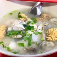 เมนูของร้าน ข้าวต้มปลาลุงหนวด ศรีราชา