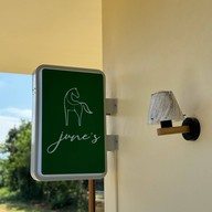 จูน เขาใหญ่