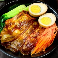 ข้าวมันไก่นายโอ๊ต ถนน นครชัยศรี