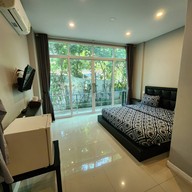 โรงแรมเกษรเพลส