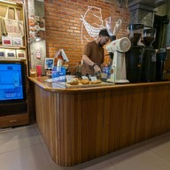 HUNGRY BEAR - coffee society -