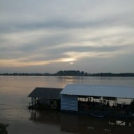 บรรยากาศ พระธาตุกลางน้ำ