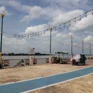บรรยากาศ ตลาดอินโดท่าเสด็จ