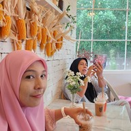 Dek-Cha หัวน้ำตกซอย10