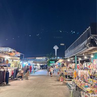 ตลาดนัดรถไฟ ศรีนครินทร์
