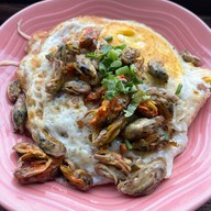 เมนูของร้าน หอยทอด ย่าชิต หน้าวัดธรรมนิยม อยุธยา ต้นตำหรับ