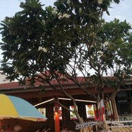 บรรยากาศ ถนนคนเดินท่าเสด็จ