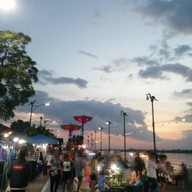 บรรยากาศ ถนนคนเดินท่าเสด็จ