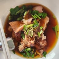 เมนูของร้าน ก๋วยเตี๋ยวปลื้ม พระประแดง