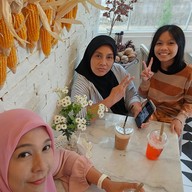 Dek-Cha หัวน้ำตกซอย10