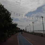 บรรยากาศ ตลาดอินโดท่าเสด็จ