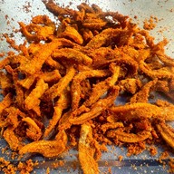 ข้าวเหนียวหมูทอด ตึกเดิม