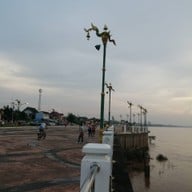 บรรยากาศ พระธาตุกลางน้ำ