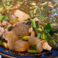ร้านป้าแดงลาบอุบล สาขา 1