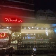 Rock Me Burgers & Bar ลอยเคราะห์
