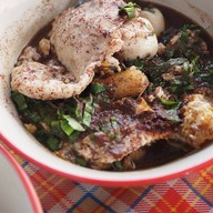 เจ๊ลั้งขว้างถ้วย