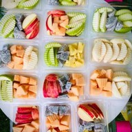 ยำลูกชิ้นปลา10บาท