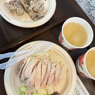ก่วงเฮง (MRT พระรามเก้า) ข้าวมันไก่ประตูน้ำ แกรปแอนโก สาขา MRT พระรามเก้า  ประตูทางออก 3