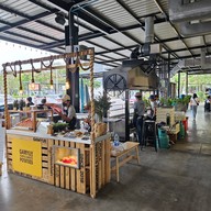 หน้าร้าน Gamiyuii Purple Sweets Potatoes ต้นสัก