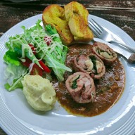 เมนูของร้าน บ้านกลางซอย นครปฐม