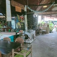 บรรยากาศ อาหารริมสวนนัดพบ