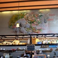 บรรยากาศ มาดาม พาเท่ห์ 2515 ถนนประจักษ์