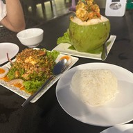 ก๋วยเตี๋ยวเรือเป่าปาก ชามกะลา  กำแพงเพชร
